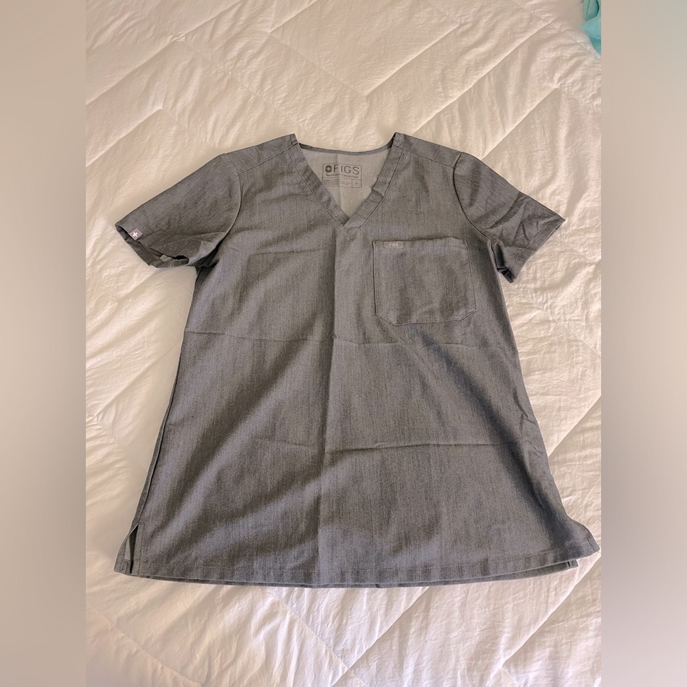 Fig scrub top